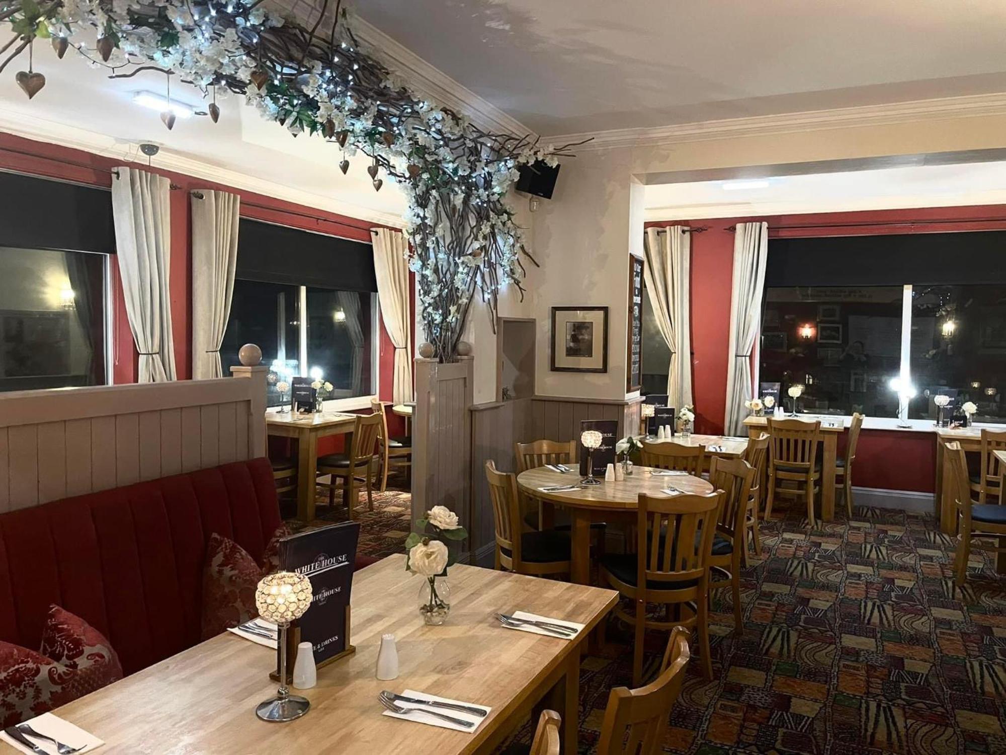 The White House Inn - ウィットビー エクステリア 写真