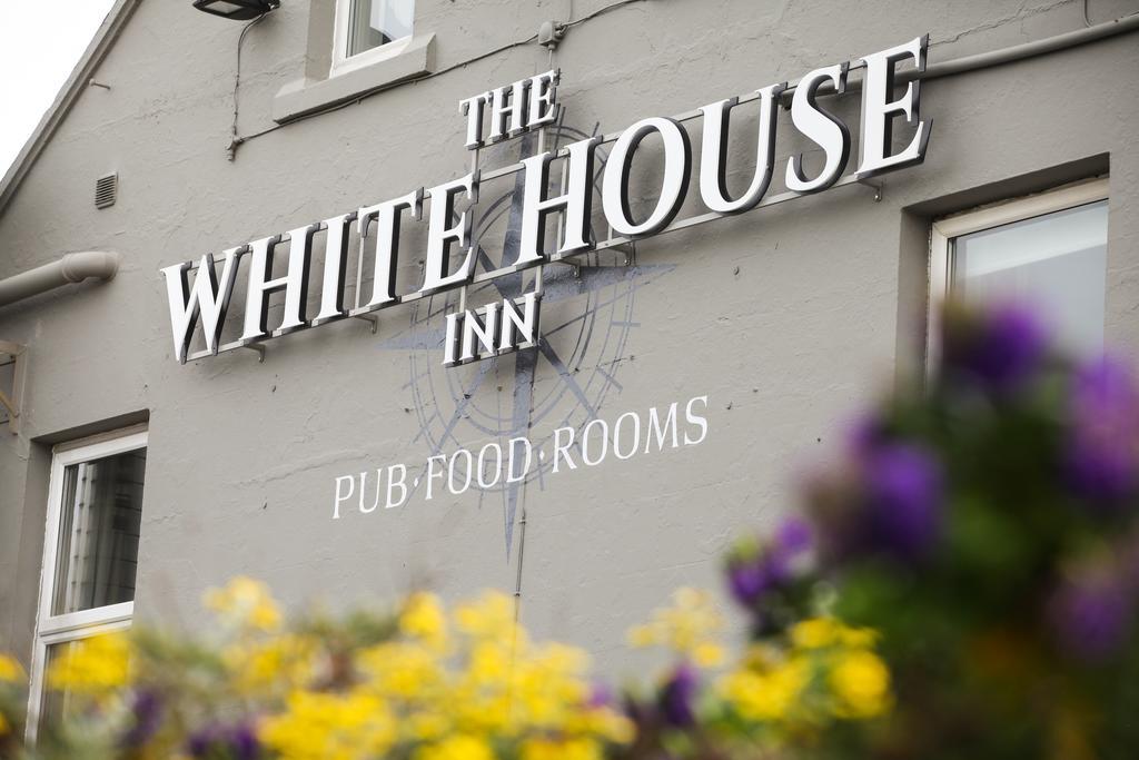 The White House Inn - ウィットビー エクステリア 写真